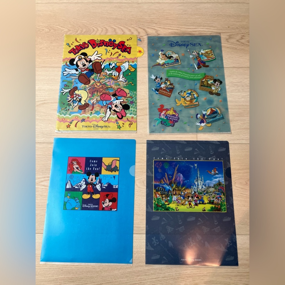 Assorted Disney, Moomin, Sesame Street folio/folders